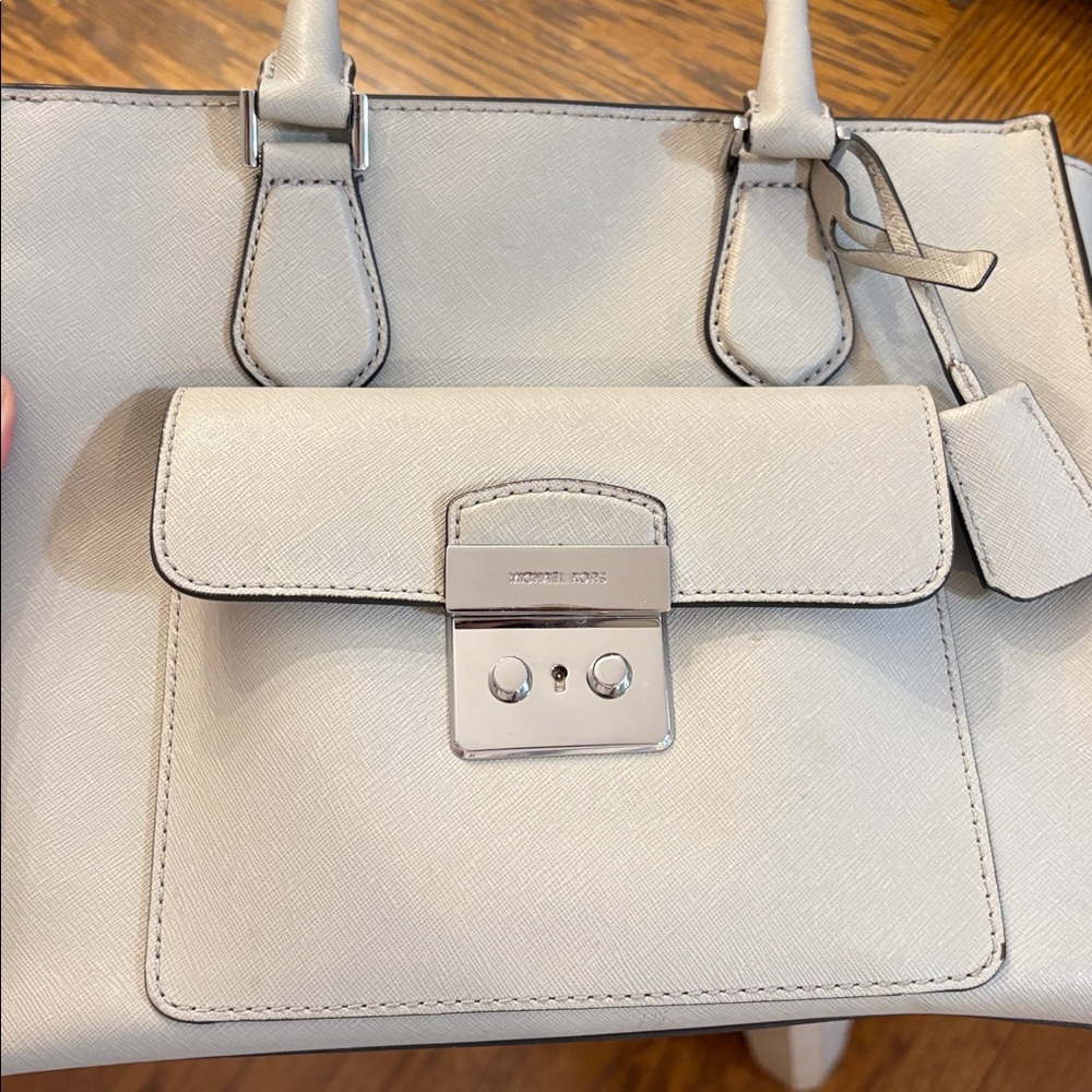 Michael Kors Bridgette Medium Saffiano Leather Tote